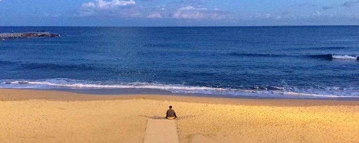 noviembre playa desierta