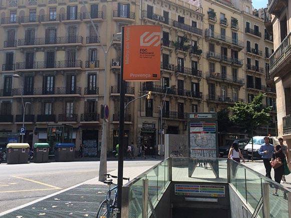 Ferrocarril de Barcelona: mitad metro, mitad tren de cercanías