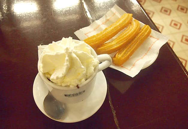 chocolate caliente con churros