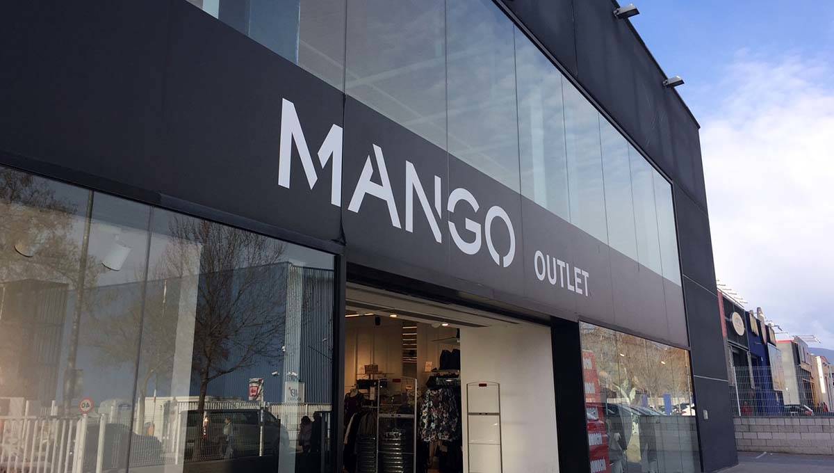 leyendo retorta notificación Mango outlet: las tiendas en Barcelona, ¡rebajas todo el año!