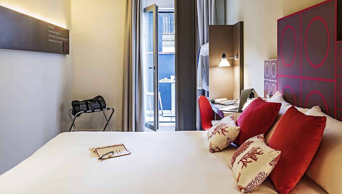 habitación roja hotel Ibis Style Centre Barcelona